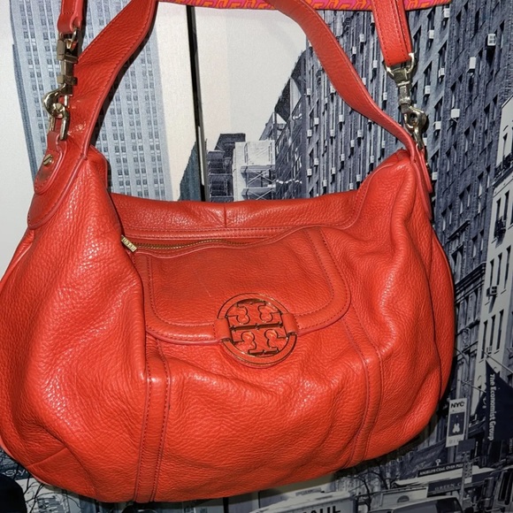 TORY BURCH BEACH AMANDA Orange Pebbled Leather Hobo Crossbody Bag - Picture 10 of 10